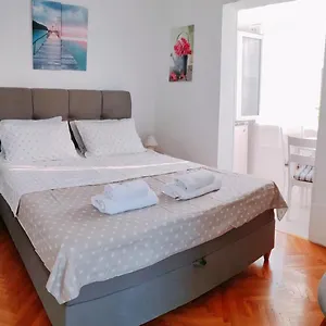 https://studio-bobo.in-istria.net